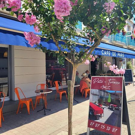 Cafe De Paris Hotell Lesparre-Médoc Exteriör bild